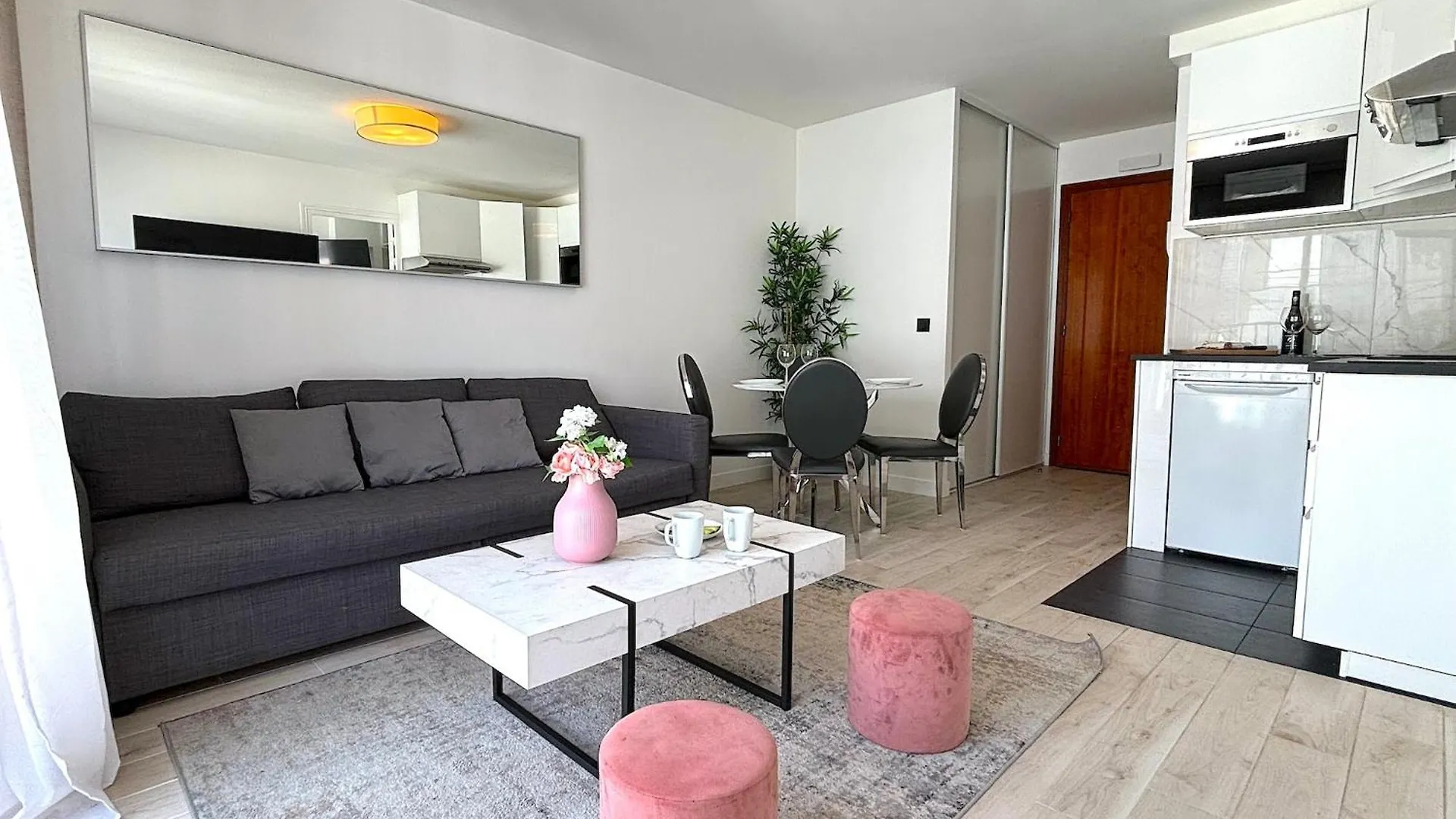 شقة L'Appartement Bouquet باريس فرنسا